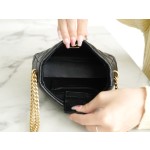 𝗖𝗛𝗔𝗡𝗘𝗟✦ 23P Spring Summer New Love adjustable buckle HoBo bag