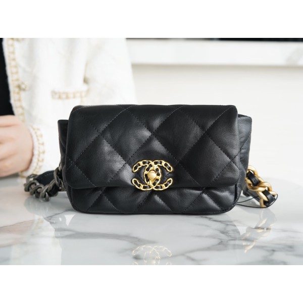 𝗖𝗛𝗔𝗡𝗘𝗟 ❶❾ 𝗕𝗔𝗚 Classic Black ❥ Fanny pack