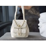 𝗖𝗛𝗔𝗘𝗡𝗟✦ 22𝗖 𝗗𝘂𝗺𝗮 duffel bag 🤍 milkshake white