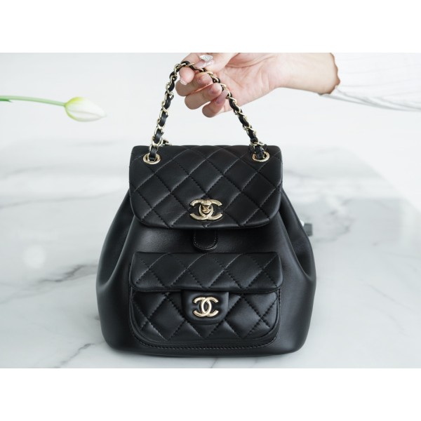 𝗖𝗛𝗔𝗘𝗡𝗟 22 new 𝐃𝐮𝐦𝐚 shoulder bag sheepskin black