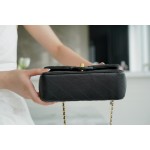 𝗖𝗛𝗔𝗡𝗘𝗟 𝗖𝗹𝗮𝘀𝘀𝗶𝗰 𝗙𝗹𝗮𝗽 2021 𝗦𝘀 Spring/Summer New Handle ℂ𝔽 𝑀𝑖𝑛𝑖✦ Black