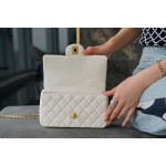 𝗖𝗛𝗔𝗡𝗘𝗟✦𝗖𝗹𝗮𝘀𝘀𝗶𝗰 𝗙𝗹𝗮𝗽 2021 𝗦𝘀 spring and summer new handleℂ𝔽 𝕄𝕚𝕟𝕚 white