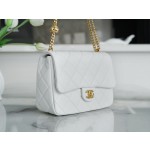 𝗖𝗛𝗔𝗡𝗘𝗟✦𝗖𝗹𝗮𝘀𝘀𝗶𝗰 𝗙𝗹𝗮𝗽23P spring and summer new love heart adjustment buckle large genuine leather