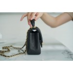 𝗖𝗛𝗔𝗡𝗘𝗟✦𝗖𝗹𝗮𝘀𝘀𝗶𝗰 𝗙𝗹𝗮𝗽2021 𝗦𝘀 spring and summer new handleℂ𝔽 𝕄𝕚𝕟𝕚 black