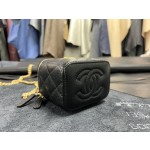 𝗖𝗛𝗔𝗡𝗘𝗟✦  23p love chain small box ❤️ genuine leather