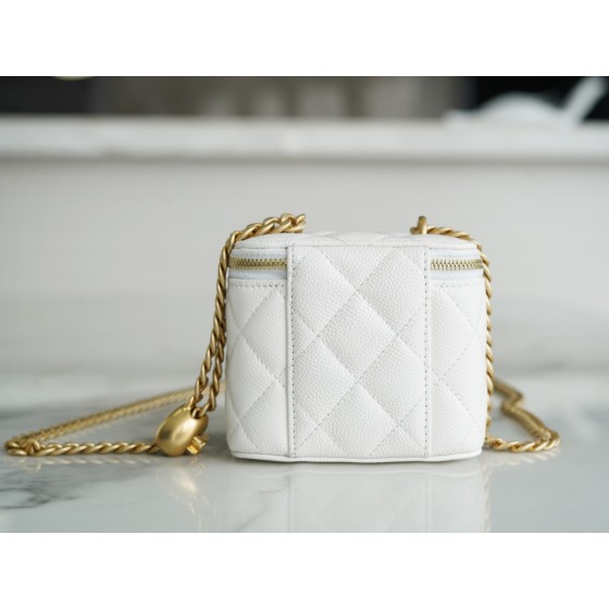 𝗖𝗛𝗔𝗡𝗘𝗟✦ 23P Spring/Summer New Love Adjustment Buckle Small Box