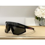 Prada Model SPS04W