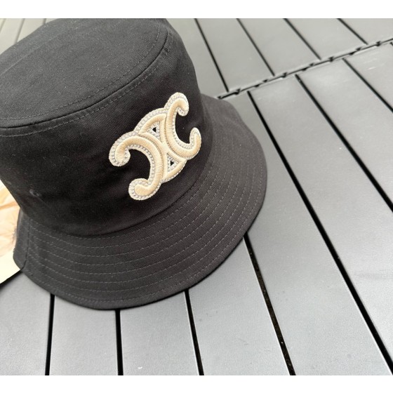 Celine's original single fisherman hat, his sun hat with a large brim