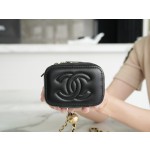 𝗖𝗛𝗔𝗡𝗘𝗟✦ Metal ball series Genuine leather Inside cloth renewed cowhide with built-in small mirror 𝟐𝟐𝐛 New small box