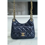 𝗖𝗛𝗔𝗡𝗘𝗟✦23𝑪 Early Spring Resort Collection Bright crinkled calfskin and gold metal Wave bag Medium Navy 🌊