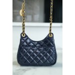 𝗖𝗛𝗔𝗡𝗘𝗟✦23𝑪 Early Spring Resort Collection Bright crinkled calfskin and gold metal Wave bag Medium Navy 🌊