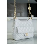 𝗖𝗛𝗔𝗡𝗘𝗟✦23𝑪 Early Spring Resort Collection Bright crinkled calfskin and gold metal Wave bag Medium White