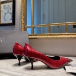 𝙎𝙖𝙞𝙣𝙩 𝙇𝙖𝙪𝙧𝙚𝙣𝙩 | 𝟐𝟎𝟐𝟏/𝐒𝐒 𝐧𝐞𝐰 YSL｜Saint Laurent𝟐𝟎𝟐𝟏 Annual best-selling model Saint Laurent early spring new metal iron head