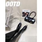 𝙎𝙖𝙞𝙣𝙩 𝙇𝙖𝙪𝙧𝙚𝙣𝙩 | 𝟐𝟎𝟐𝟏/𝐒𝐒 𝐧𝐞𝐰 YSL｜Saint Laurent 2022SS Stretch Patent Leather Boots