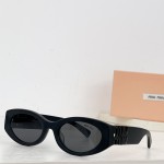 MIU MIU MODEL：MU11WS