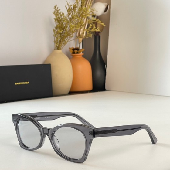 BALENCIAGA  MODEL：BB0230S