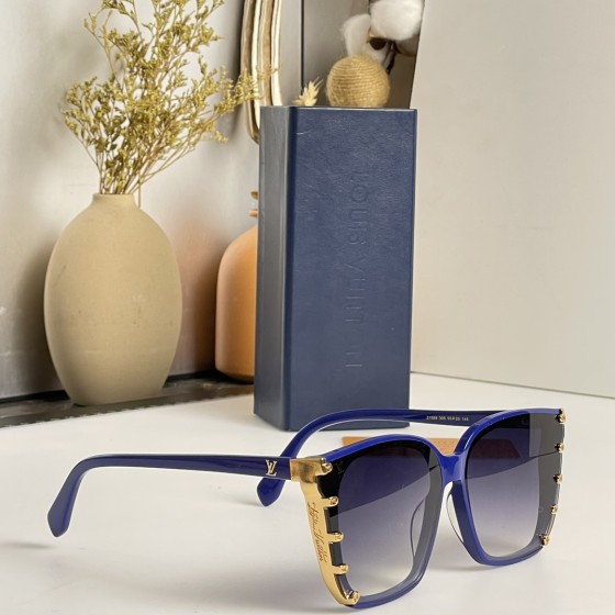 LOUIS VUITTON MODEL：Z1589