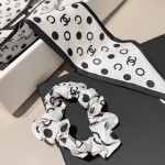 𝐂𝐡𝐚𝐧𝐞𝐥 "Polaroid" 2-in-1 hair tie ➕ribbon 100% silk polka dot black and white