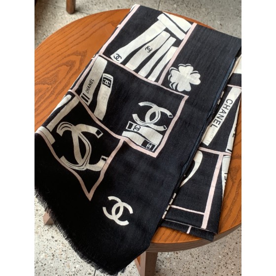 𝐂𝐡𝐚𝐧𝐞𝐥 cashmere scarf