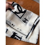 𝐂𝐡𝐚𝐧𝐞𝐥 cashmere scarf