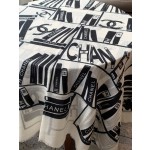 𝐂𝐡𝐚𝐧𝐞𝐥 cashmere scarf