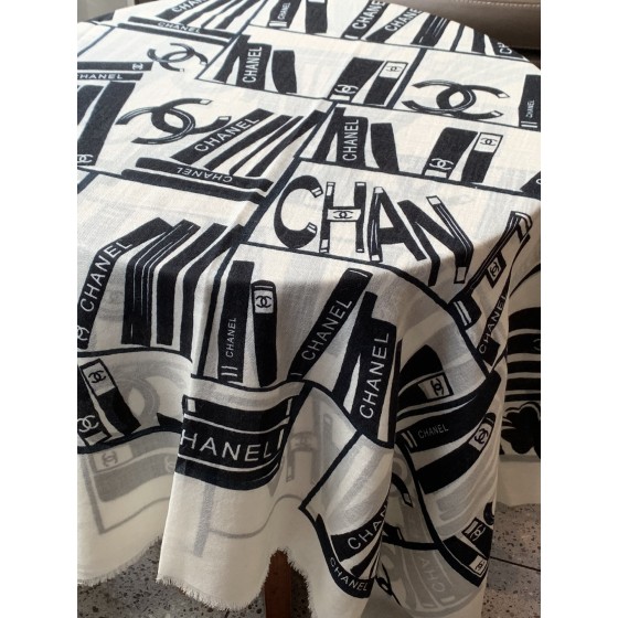 𝐂𝐡𝐚𝐧𝐞𝐥 cashmere scarf