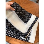 𝐂𝐡𝐚𝐧𝐞𝐥 【Houndstooth Double C Logo】Cashmere Printed Square Scarf