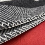 𝐂𝐡𝐚𝐧𝐞𝐥 [Black and gray - blanket]