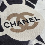 𝐂𝐡𝐚𝐧𝐞𝐥 The hottest square scarf in the camellia element 100% mulberry silk 90*90CM