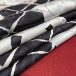 𝐂𝐡𝐚𝐧𝐞𝐥 The hottest square scarf in the camellia element 100% mulberry silk 90*90CM