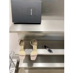 𝙎𝙖𝙞𝙣𝙩 𝙇𝙖𝙪𝙧𝙚𝙣𝙩 | 𝟐𝟎𝟐𝟏/𝐒𝐒 𝐧𝐞𝐰 YSL｜A beautiful classic Alphabet high-heeled sandals