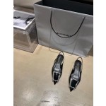 𝙎𝙖𝙞𝙣𝙩 𝙇𝙖𝙪𝙧𝙚𝙣𝙩 | 𝟐𝟎𝟐𝟐/𝐒𝐒 𝐧𝐞𝐰 YSL｜22 fall and winter show models flat single shoes