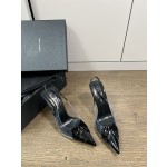 𝙎𝙖𝙞𝙣𝙩 𝙇𝙖𝙪𝙧𝙚𝙣𝙩 | 𝟐𝟎𝟐𝟐/𝐒𝐒 𝐧𝐞𝐰 YSL｜Runway models Saint Laurent high heels pvc film with patent leather pleated design