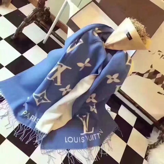 𝐋𝐨𝐮𝐢𝐬 𝐯𝐮𝐢𝐭𝐭𝐨𝐧 cashmere scarf shawl