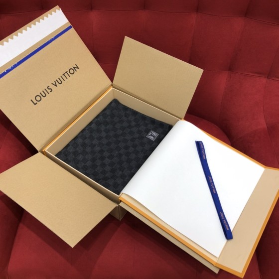 𝐋𝐨𝐮𝐢𝐬 𝐯𝐮𝐢𝐭𝐭𝐨𝐧 Checkered Men's Scarf 100% Wool