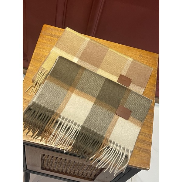 GUCCI Couple cashmere scarf