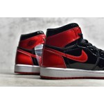 Air Jordan 1 AJ1 lakleer zwart en rood
