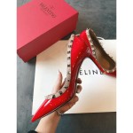 Valentino recommends this studded shoes once launched, the fashion It Girl starry-eyed pursuit