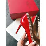 Valentino recommends this studded shoes once launched, the fashion It Girl starry-eyed pursuit