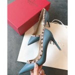 Valentino recommends this studded shoes once launched, the fashion It Girl starry-eyed pursuit