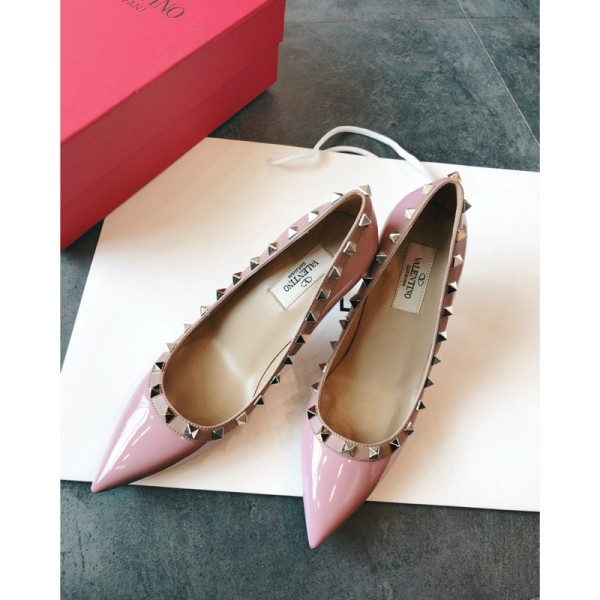 Valentino recommends this studded shoes once launched, the fashion It Girl starry-eyed pursuit