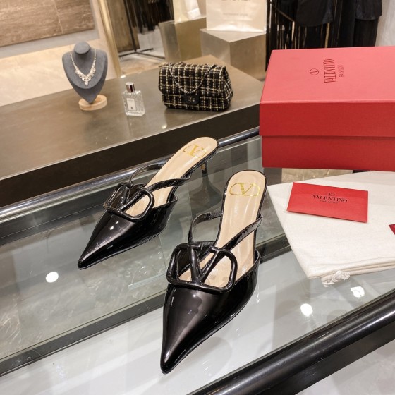 【Valentino】Valentino Black Patent Leather Buckle 4.5cm Mule Slippers