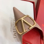 【Valentino】Valentino highest version of kitten heel sandals custom original top calfskin