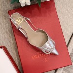 【Valentino】Valentino highest version of kitten heel sandals custom original top calfskin