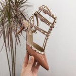 【Valentino】Valentino Valentino top version beige patent leather 3 with 6.5cm high heels