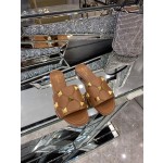 【Valentino】𝟐𝟎𝟐𝟏/𝐒𝐒 𝐧𝐞𝐰 The latest counter series, perfect details, very bright show series launched