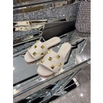 【Valentino】𝟐𝟎𝟐𝟏/𝐒𝐒 𝐧𝐞𝐰 The latest counter series, perfect details, very bright show series launched