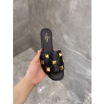 【Valentino】𝟐𝟎𝟐𝟏/𝐒𝐒 𝐧𝐞𝐰 The latest counter series, perfect details, very bright show series launched