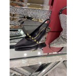 【Valentino】𝟐𝟎𝟐𝟏/𝐒𝐒 𝐧𝐞𝐰 The latest series of counter perfect details original matte open edge bead leather