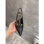 【Valentino】𝟐𝟎𝟐𝟏/𝐒𝐒 𝐧𝐞𝐰 The latest series of counter perfect details original matte open edge bead leather